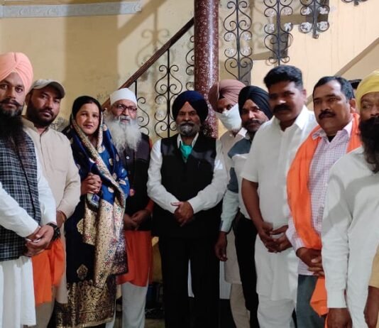 शिरोमणि अकाली दल एस सी विंग के अमृतसर शहरी के जनरल सेक्रेटरी श्री अजय कुमार जी टपई के निवास स्थान पर एक मीटिंग का आयोजन