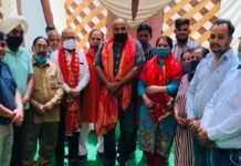 वार्ड नं. 51 के पक्का बाग की हिन्द समाचार ग्राउंड में कांग्रेस पार्षद राधिका पाठक एवं अनूप पाठक के अथक प्रयास से लगा कोरोना टीकाकरण कैम्प।