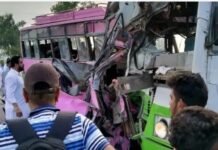 नवजोत सिद्धू की ताजपोशी में जा रहे कांग्रेस कार्यकर्ताओं की बस हादसे का शिकार , 4 की मौत