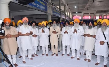 ਬੰਦੀ ਸਿੰਘਾਂ ਦੀ ਰਿਹਾਈ ਲਈ ਸ਼੍ਰੋਮਣੀ ਕਮੇਟੀ ਵੱਲੋਂ ਅਰਦਾਸ ਸਮਾਗਮ ਆਯੋਜਤ ਉਮਰ ਕੈਦ ਤੋਂ ਵੱਧ ਸਜ਼ਾਵਾਂ ਭੁਗਤ ਚੁੱਕੇ ਸਿੰਘਾਂ ਨੂੰ ਤੁਰੰਤ ਰਿਹਾਅ ਕਰੇ ਸਰਕਾਰ-ਐਡਵੋਕੇਟ ਧਾਮੀ ਗੁਰਦੁਆਰਾ ਸ੍ਰੀ ਮੰਜੀ ਸਾਹਿਬ ਦੀਵਾਨ ਹਾਲ ਵਿਖੇ ਸ੍ਰੀ ਅਖੰਡ ਪਾਠ ਸਾਹਿਬ ਦੇ ਭੋਗ ਪਾਏ