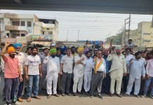 ਜੁਗਾੜੂ ਰੇਹੜੀਆਂ ਬੰਦ ਕਰਵਾਉਣ ਦੀ ਮੰਗ ਨੂੰ ਲੈਕੇ ਛੋਟਾ ਹਾਥੀ ਕੈਂਟਰ ਯੂਨੀਅਨ ਨੇ ਕੱਢਿਆ ਰੋਸ ਮਾਰਚ।