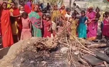 जालंधरः करीब 50 झुग्गियों में लगी आग