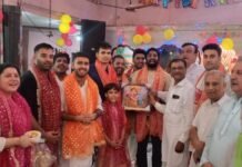 शिव गोपाल मंदिर में हुआ वृंदा बन का नजारा। सुन्दर भवन सजाया गया