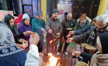 शिव शक्ति मंदिर बैंक एन्कलेव में माघ मास पर हवन किया गया