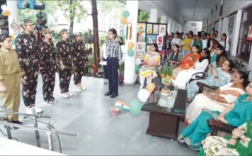 एच.एम.वी. कॉलेजिएट स्कूल में स्वतंत्रता दिवस हर्षोल्लास के साथ मनाया गया स्वतंत्रता दिवस