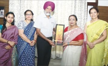 एच.एम.वी. में डॉ. गुरबक्श भंडाल का साहित्यक सेशन का आयोजन गुरबक्श