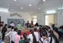 ਪੀ.ਸੀ.ਐਮ.ਐਸ.ਡੀ. ਕਾਲਜ ਫ਼ਾਰ ਵੂਮੈਨ ਨੇ ਹੱਥਾਂ ਨਾਲ ਬਣਾਈ ਰੱਖੜੀ