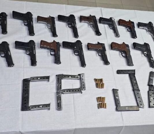 ਜਲੰਧਰ ਕਮਿਸ਼ਨਰੇਟ ਪੁਲਿਸ ਨੇ 2 ਹਫ਼ਤਿਆਂ ਦੇ ਚੱਲੇ ਆਪ੍ਰੇਸ਼ਨ ਦੌਰਾਨ ਹਥਿਆਰਾਂ ਦੇ ਅੰਤਰਰਾਜੀ ਗੈਂਗ ਦਾ ਕੀਤਾ ਪਰਦਾਫਾਸ਼ ਜਲੰਧਰ ਕਮਿਸ਼ਨਰੇਟ ਪੁਲਿਸ