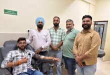 समाज सेवक रितेश सूद ने 50वीं बार सिविल हॉस्पिटल के ब्लड बैंक में प्लेटलेट्स डोनेट किए समाज सेवक रितेश सूद