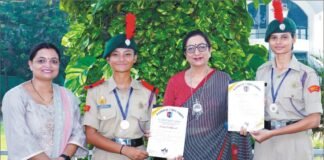 केएमवी की एनसीसी कैडेट्स ने ओडिशा में आयोजित एक भारत श्रेष्ठ भारत कैंप में कियाशानदार प्रदर्शन एनसीसी कैडेट्स