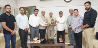 पंजाब के राज्यपाल गुलाब चंद कटारिया से भेंट कर खन्ना ने पंजाब के मौजूदा हालातों पर की चर्चा पंजाब में कानून व्यवस्था सुधरने के लिए दखल देने का किया आग्रह गुलाब चंद कटारिया