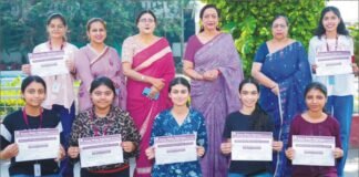 कैप्शन प्रतियोगिता