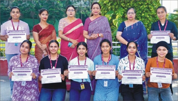KMV Collegiate केएमवी कॉलेजिएट
