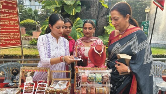 Karwa Chauth करवा चौथ