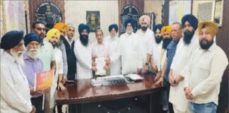 ਅਕਾਲੀ ਦਲ ਵੱਲੋਂ ਐੱਸ.ਡੀ.ਐੱਮ. ਦਫਤਰ ਹੁਸ਼ਿਆਰਪੁਰ ਦੇ ਬਾਹਰ ਰੋਸ ਧਰਨਾ ਅਕਾਲੀ ਦਲ