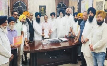 ਅਕਾਲੀ ਦਲ ਵੱਲੋਂ ਐੱਸ.ਡੀ.ਐੱਮ. ਦਫਤਰ ਹੁਸ਼ਿਆਰਪੁਰ ਦੇ ਬਾਹਰ ਰੋਸ ਧਰਨਾ ਅਕਾਲੀ ਦਲ