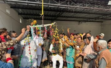 गांव पुंज में विधायक डॉ. इशांक कुमार का सम्मान समारोह विधायक डॉ. इशांक कुमार