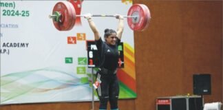 ਵੇਟ ਲਿਫਟਰ