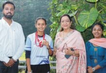 केएमवी की राजवीर कौर ने गुरु नानक देव यूनिवर्सिटी, अमृतसर द्वारा आयोजित इंटर-कॉलेज स्विमिंग चैंपियनशिप में गोल्ड मेडल जीता राजवीर कौर