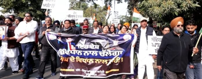 2 बी.आर. अंबेडकर