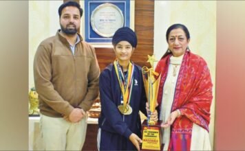 प्रिंसिपल प्रो. डॉ. अतीमा शर्मा द्विवेदी ने केएमवी की राष्ट्रीय चैंपियन शरणजीत कौर को किया सम्मानित डॉ. अतीमा शर्मा द्विवेदी