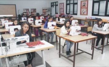 के.एम.वी. द्वारा प्रत्येक प्रोग्राम में 70% तक स्किल कॉम्पोनेंट की शुरुआत स्किल कॉम्पोनेंट