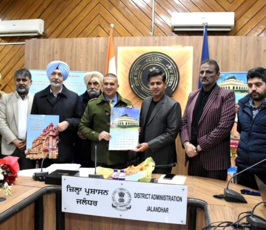 ਡਿਪਟੀ ਕਮਿਸ਼ਨਰ ਵੱਲੋਂ ਪੰਜਾਬ ਦੇ ਵਿਰਾਸਤੀ ਸਮਾਰਕਾਂ ਸਬੰਧੀ ਕੈਲੰਡਰ ਤੇ ਦਸਤਾਵੇਜ਼ੀ ਫਿਲਮ ਜਾਰੀ ਡਿਪਟੀ ਕਮਿਸ਼ਨਰ