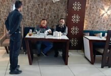 ਫੂਡ ਸੇਫ਼ਟੀ ਅਧਿਕਾਰੀਆਂ ਦੀ ਟੀਮ ਵੱਲੋਂ ਚੈਕਿੰਗ, ਤਿਆਰ ਕੀਤੇ ਮਟਨ, ਬਟਰ ਟੋਫੀਜ਼ ਤੇ ਮੈਦੇ ਦੇ 3 ਨਮੂਨੇ ਭਰੇ ਫੂਡ ਸੇਫ਼ਟੀ