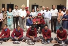 ਮਲਕੀਤ ਸਿੰਘ ਮਹੇੜੂ ਨੇ ਆਸ਼ਾ ਕਿਰਨ ਸਕੂਲ ਨੂੰ 21 ਹਜ਼ਾਰ ਰੁਪਏ ਦੀ ਰਾਸ਼ੀ ਕੀਤੀ ਦਾਨ ਮਲਕੀਤ ਸਿੰਘ ਮਹੇੜੂ