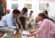 ਨਿਵੇਕਲੀ ਪਹਿਲ ; ਡਿਪਟੀ ਕਮਿਸ਼ਨਰ ਨੇ ਜਨਤਾ ਵਿੱਚ ਜਾ ਕੇ ਸੁਣੀਆਂ ਸਮੱਸਿਆਵਾਂ ਡਿਪਟੀ ਕਮਿਸ਼ਨਰ