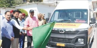 ਰਾਜ ਸਭਾ ਮੈਂਬਰ ਹਰਭਜਨ ਸਿੰਘ ਵੱਲੋਂ ਜ਼ਿਲ੍ਹੇ ਲਈ 3 ਐਂਬੂਲੈਂਸਾਂ ਭੇਟ ਹਰਭਜਨ ਸਿੰਘ