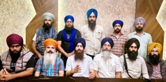 ਸਿੱਖਾਂ ਦੇ ਧਾਰਮਿਕ ਨਿਸ਼ਾਨ ਸਾਹਿਬ